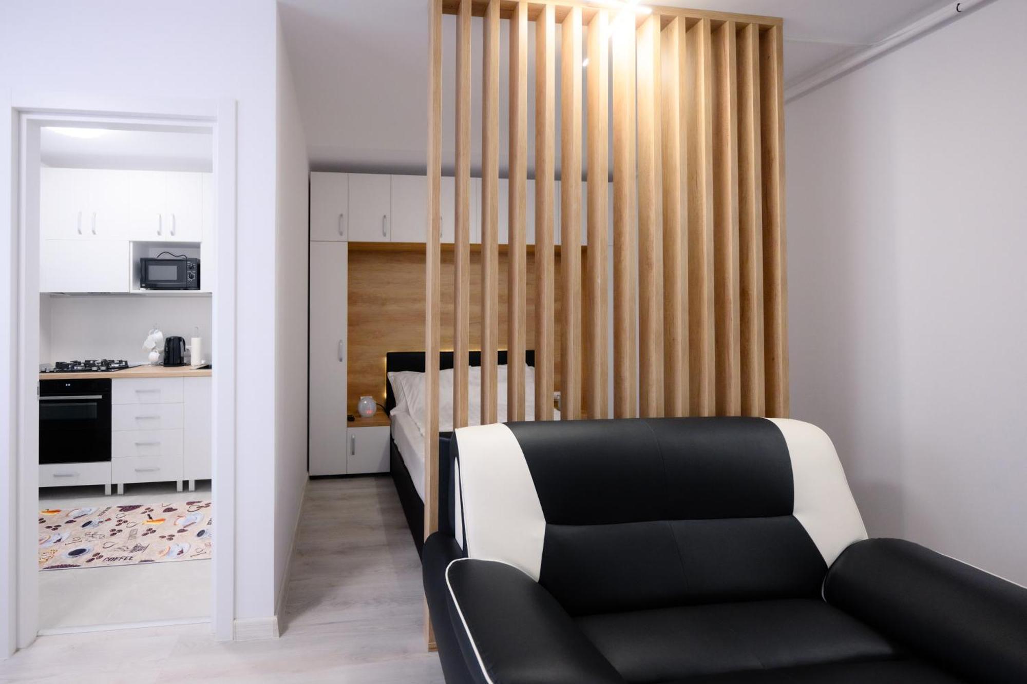 Appartamento Charming Hideaway Inspired By El Profesor'S Intrigue Bucarest Esterno foto