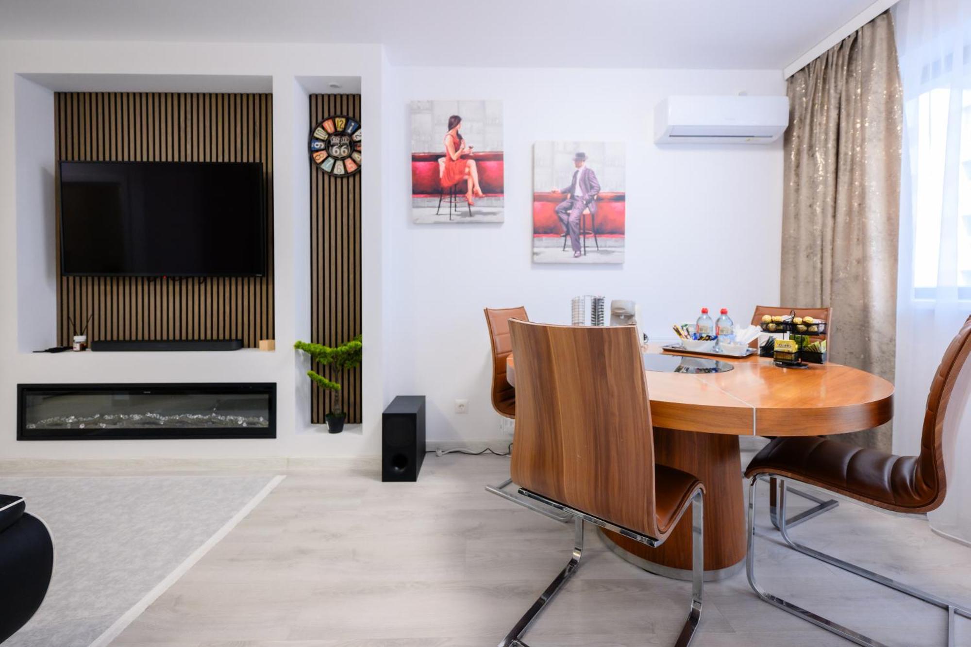 Appartamento Charming Hideaway Inspired By El Profesor'S Intrigue Bucarest Esterno foto