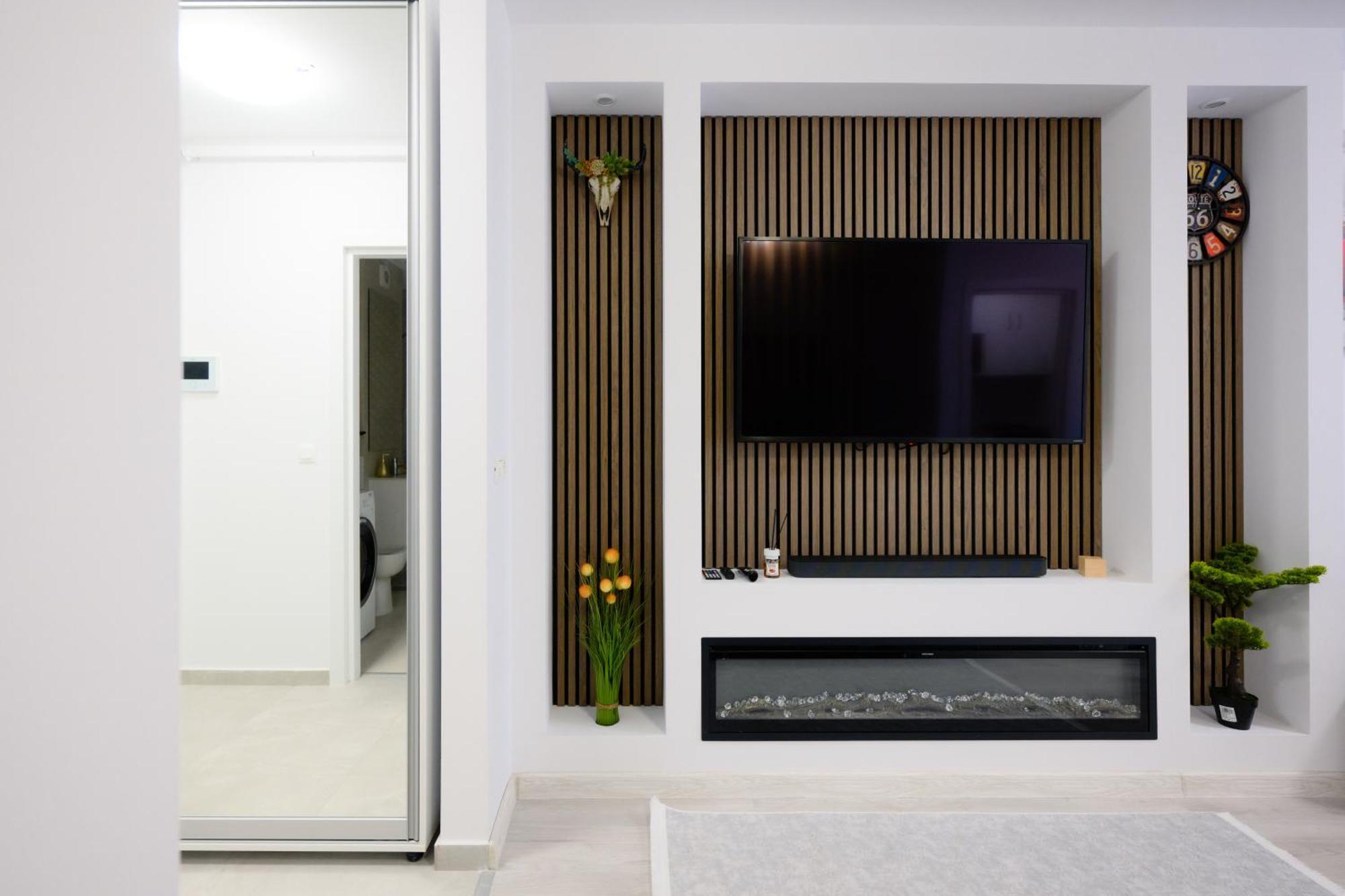 Appartamento Charming Hideaway Inspired By El Profesor'S Intrigue Bucarest Esterno foto